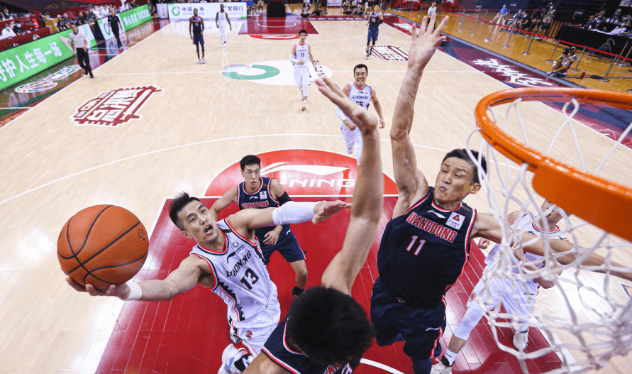  杜塞尔多夫防线失误连连，主场痛失好局